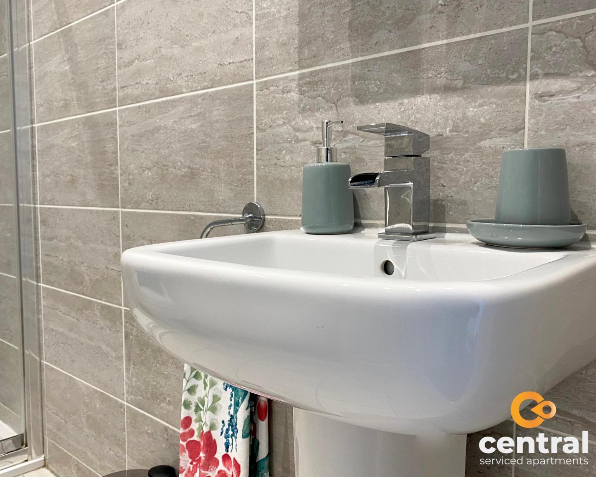 Central Serviced Apartments - Cosy 1 Bedroom - Walk Away From City Quay V&A - Walk To Bus And Train Station - Easy Access To City Centre - Fast Wi-Fi - Fully Equipped - Weekly & Monthly Stay Offers Dundee Exterior photo
